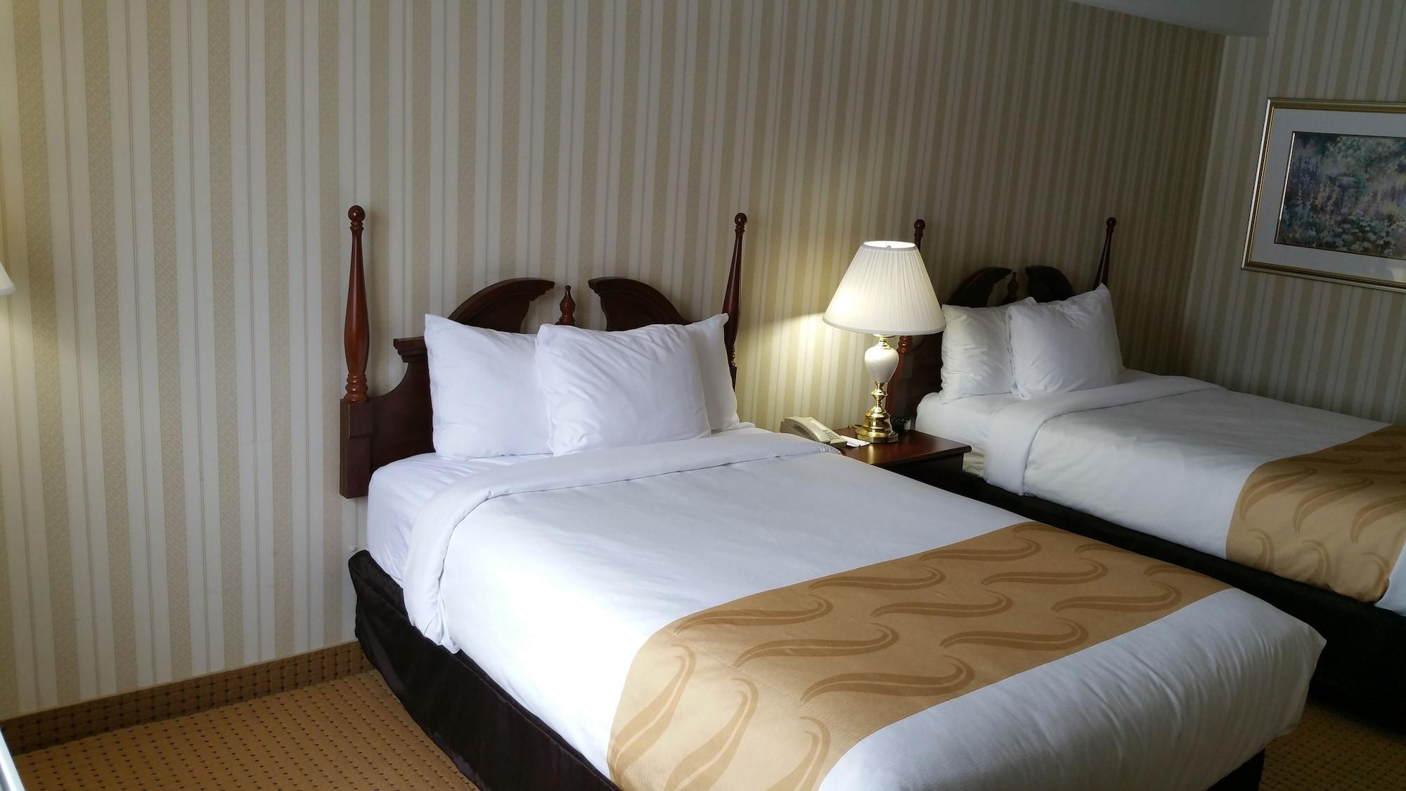 Quality Hotel & Suites Sherbrooke Exterior photo